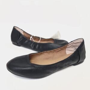 Amazon Essentials Black Flats Size 8.5 Womens Faux Leather Round Toe Casual Shoe